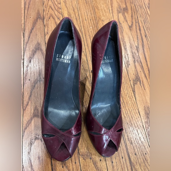 Stuart Weitzman Burgundy Patent Leather Peep Toe Heels - size 7.5 - Picture 13 of 13